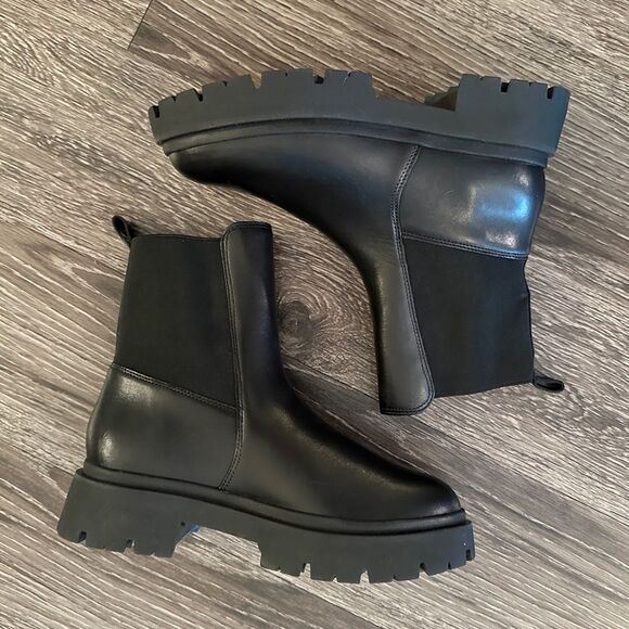 Schutz Billie Casual Leather Bootie - Picture 1 of 10